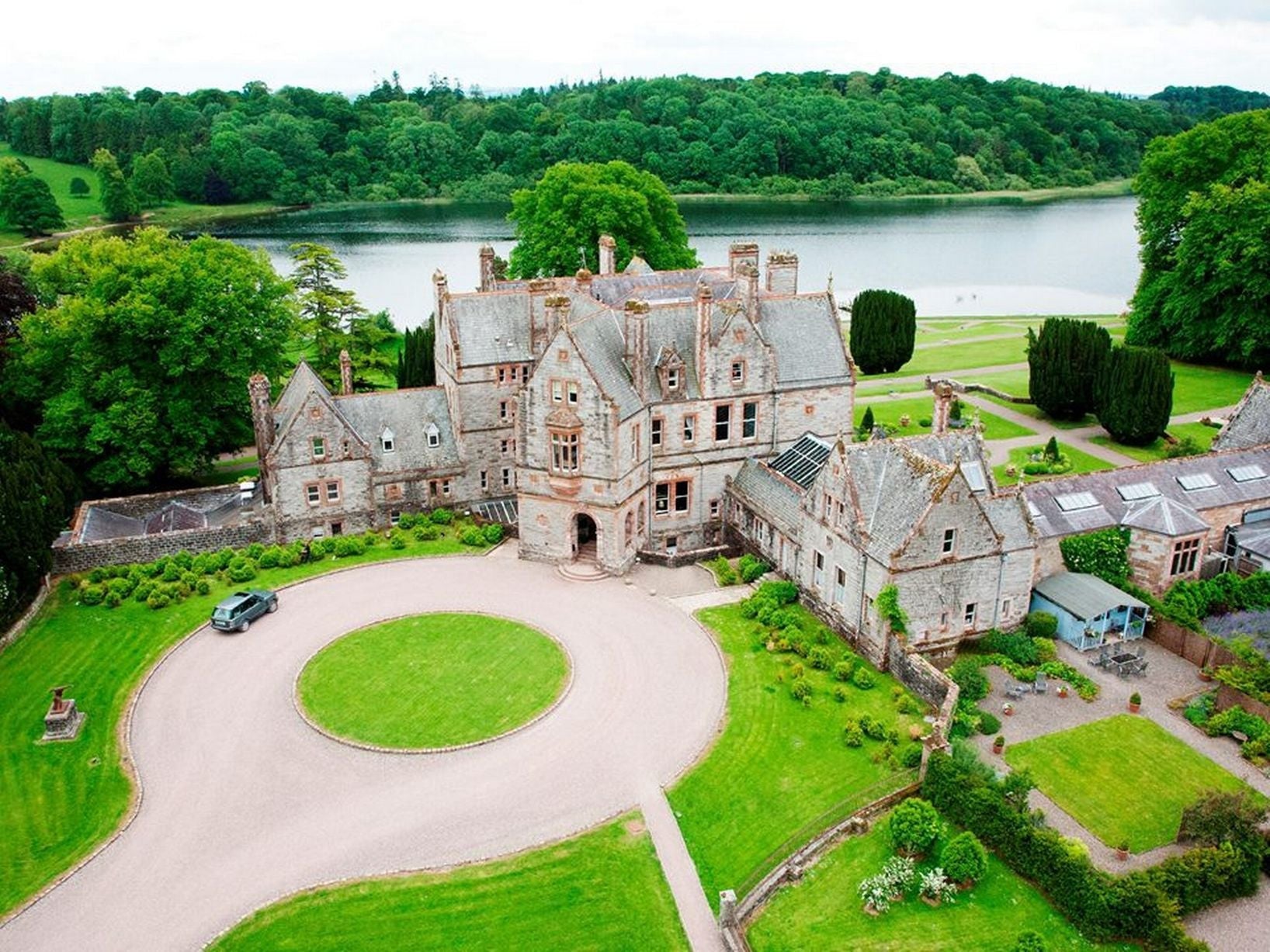 Castle Leslie offers Irish hospitality