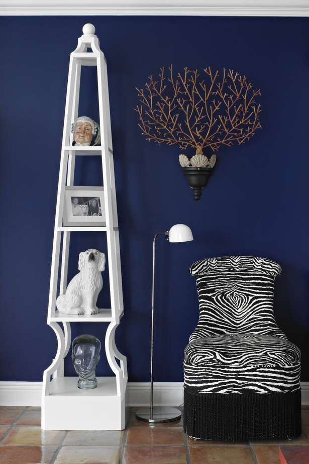 Obelisks make pointed decorating statements