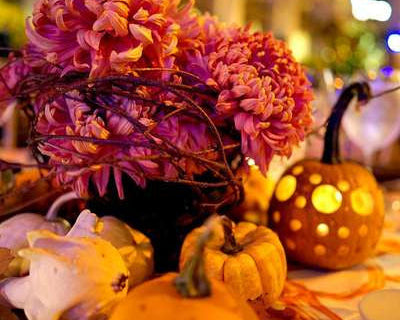 Jack-o’-lanterns star in artful Halloween decor
