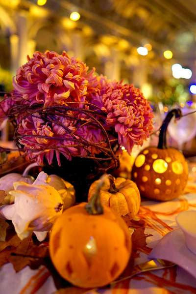 Jack-o’-lanterns star in artful Halloween decor
