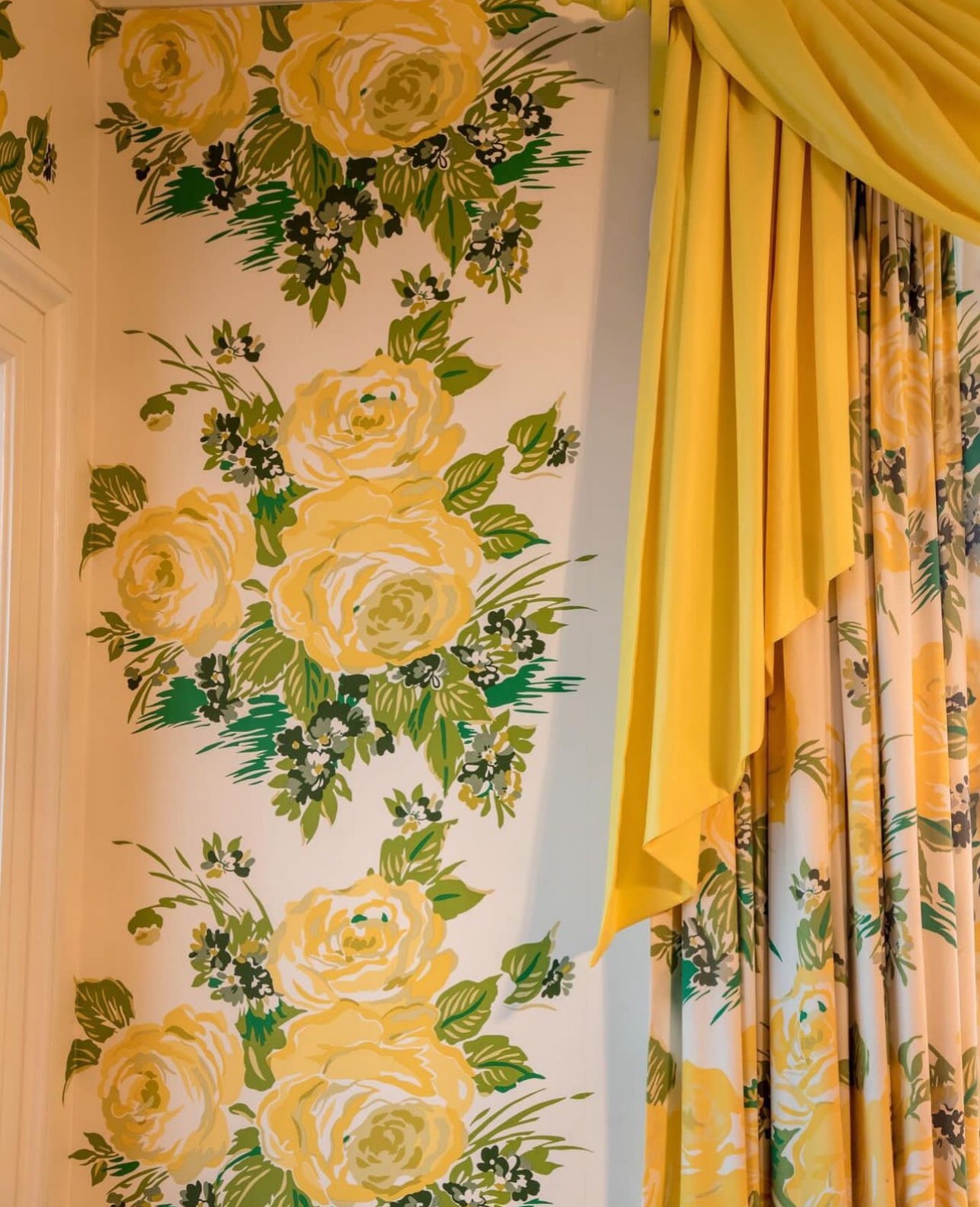 Princess Grace Rose Yellow Wallpaper