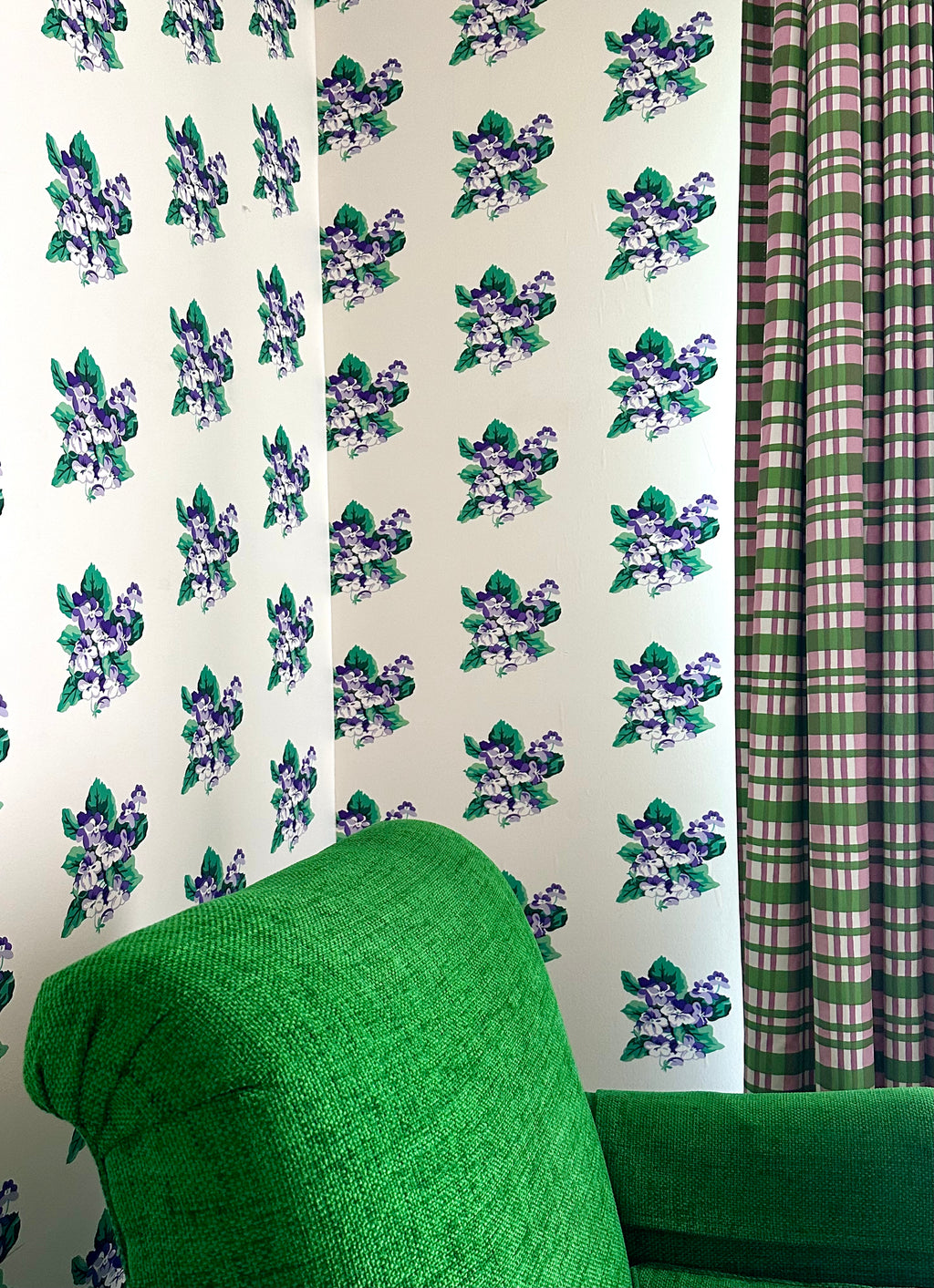 Sweet Violets Purple & White Wallpaper