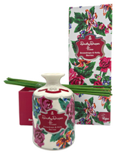 Fazenda Lily Porcelain Diffuser - Snowdrops & Holly Berries
