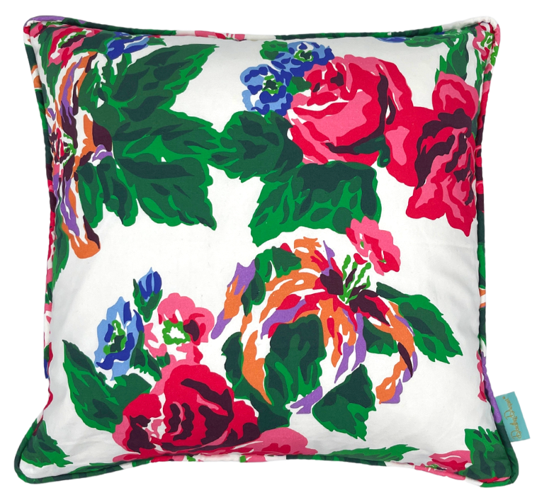 Fazenda Lily Throw Pillow